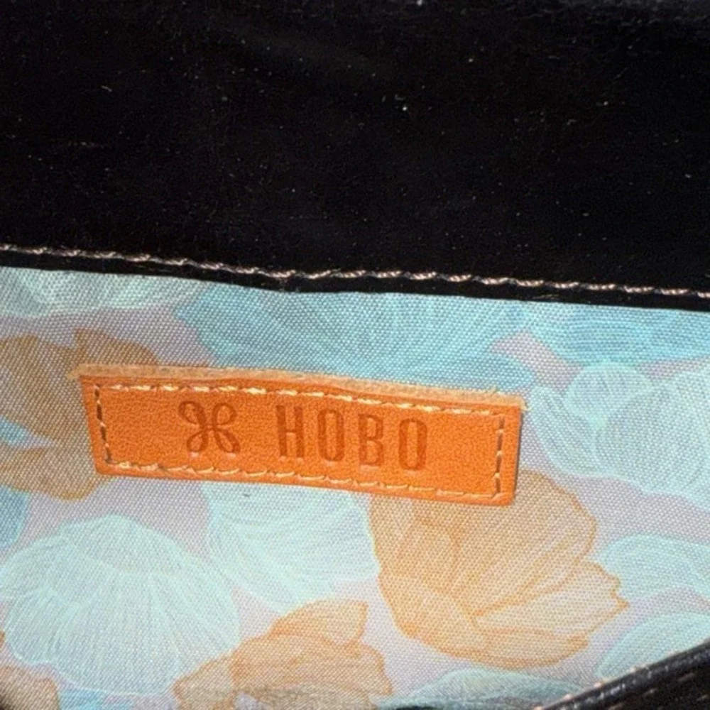 HOBO INTERNATIONAL Glade Mini Crossbody Black Nubuck Leather Purse Zip Pockets‎